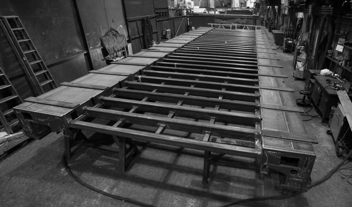 HINZ Maschinenbauteile Stuttgart Heilbronn Karlsruhe Mannheim Portalfräsen Industrielackierung CNC-Bearbeitung Brennschneiden Schlosserei